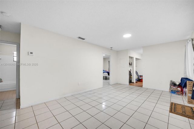 2352 NW 102nd St, Miami, FL 33147