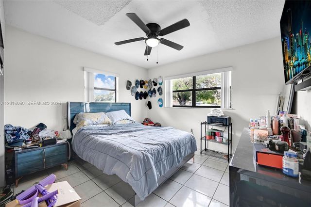 2352 NW 102nd St, Miami, FL 33147