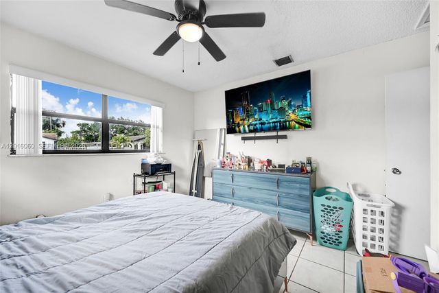 2352 NW 102nd St, Miami, FL 33147