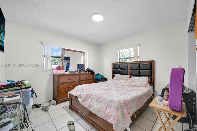 2352 NW 102nd St, Miami, FL 33147