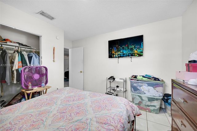 2352 NW 102nd St, Miami, FL 33147