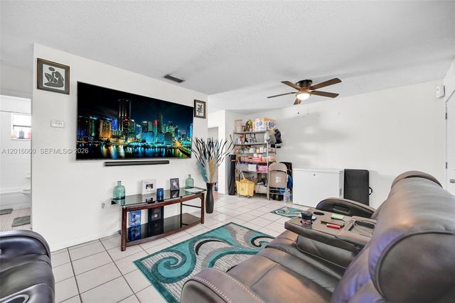 2352 NW 102nd St, Miami, FL 33147