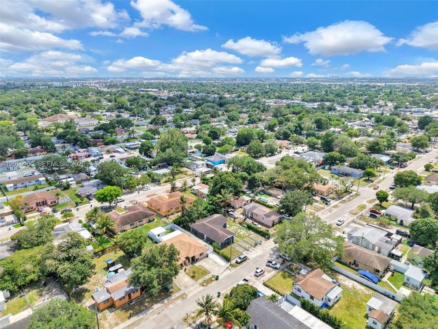2352 NW 102nd St, Miami, FL 33147