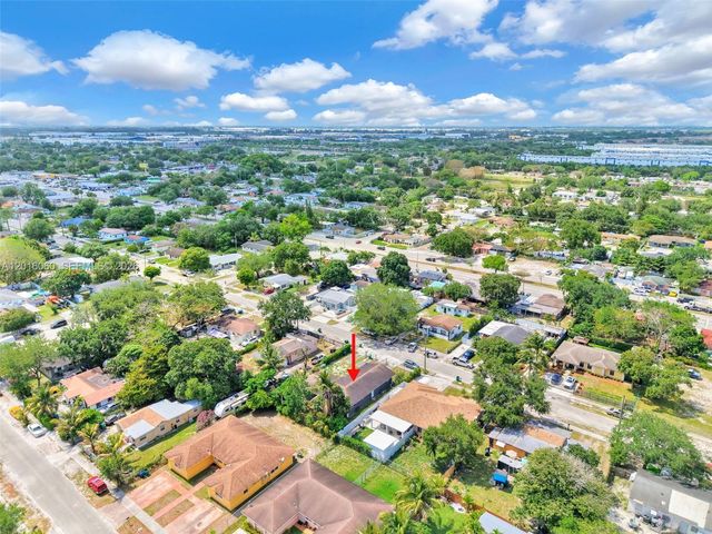 2352 NW 102nd St, Miami, FL 33147