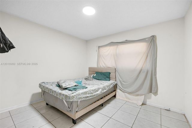 2352 NW 102nd St, Miami, FL 33147