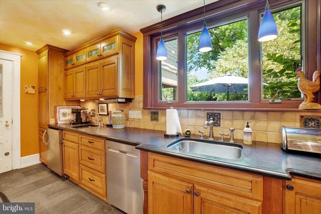 915 ARLINGTON ROAD, York, PA 17403