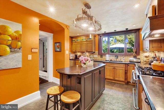 915 ARLINGTON ROAD, York, PA 17403