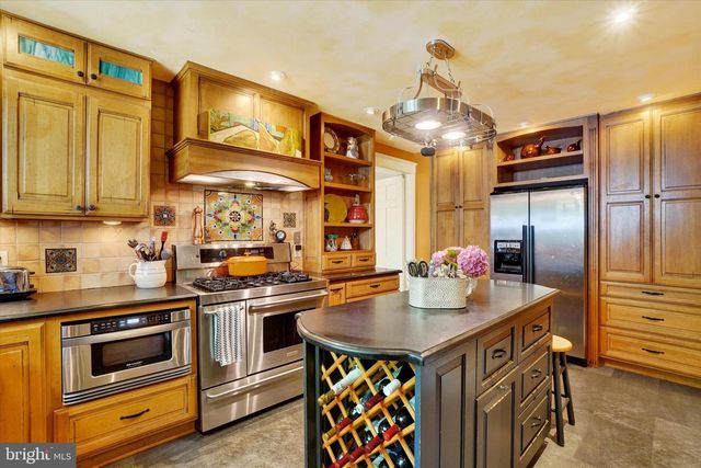 915 ARLINGTON ROAD, York, PA 17403