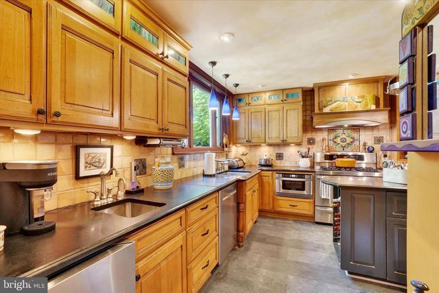 915 ARLINGTON ROAD, York, PA 17403