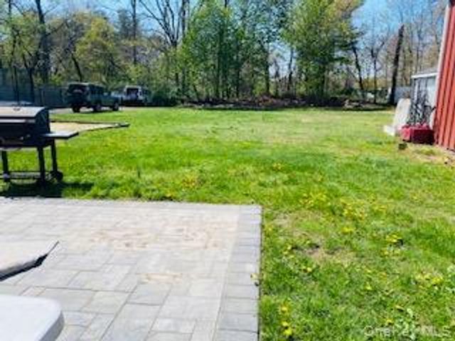 1099 Nugent Avenue, Bay Shore, NY 11706