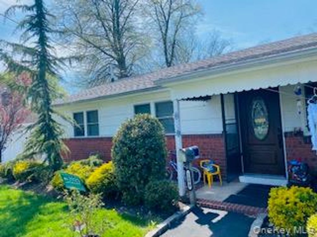 1099 Nugent Avenue, Bay Shore, NY 11706