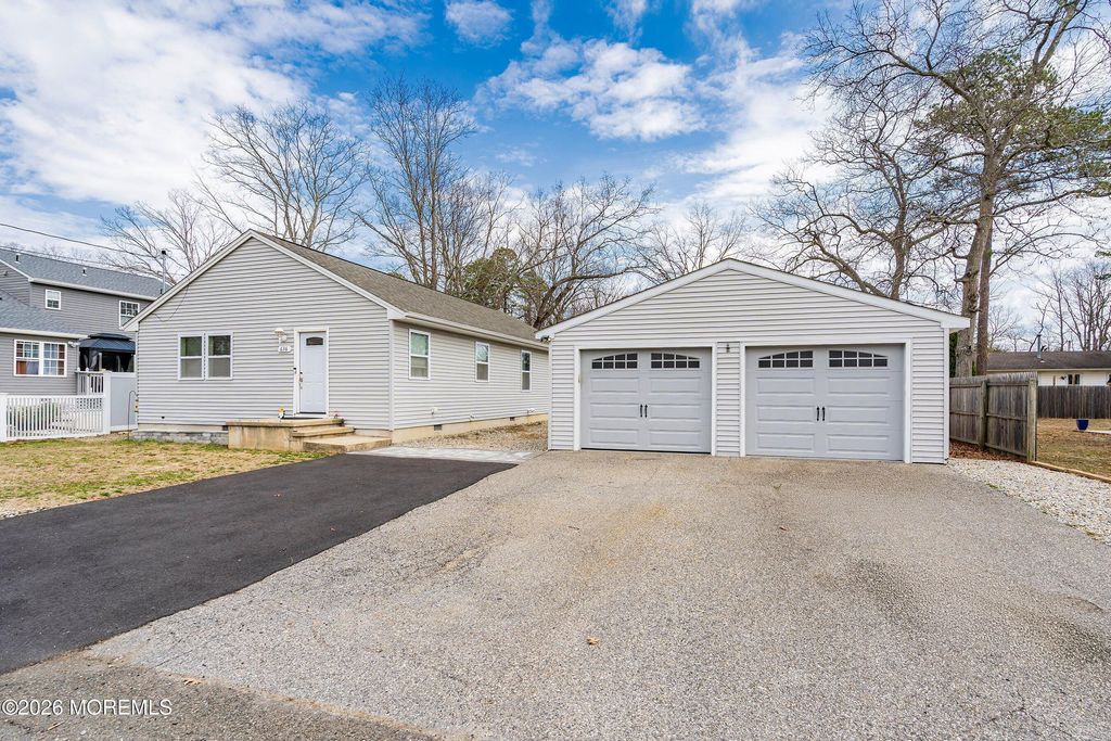 636 Chelsea Street, Forked River, NJ 08731