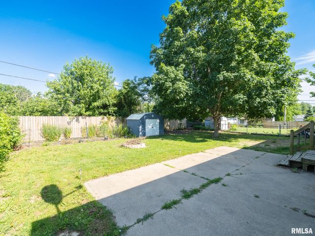 5524 N ARROW Drive, Peoria, IL 61614