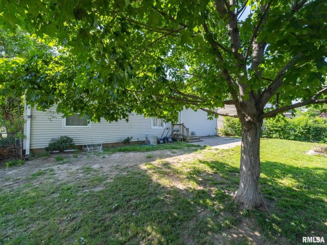 5524 N ARROW Drive, Peoria, IL 61614
