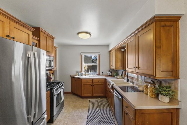 1524 Grange AVENUE, Milwaukee, WI 53221