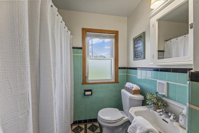 1524 Grange AVENUE, Milwaukee, WI 53221