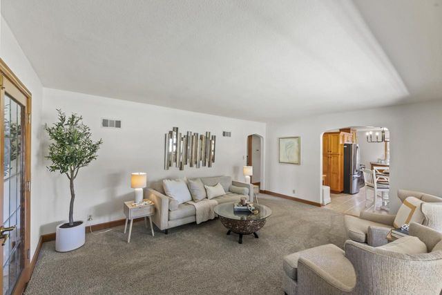 1524 Grange AVENUE, Milwaukee, WI 53221