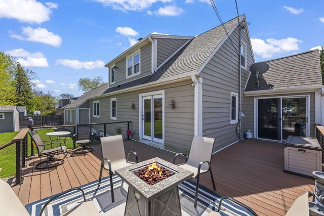 1524 Grange AVENUE, Milwaukee, WI 53221