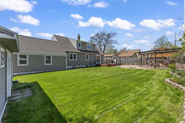 1524 Grange AVENUE, Milwaukee, WI 53221