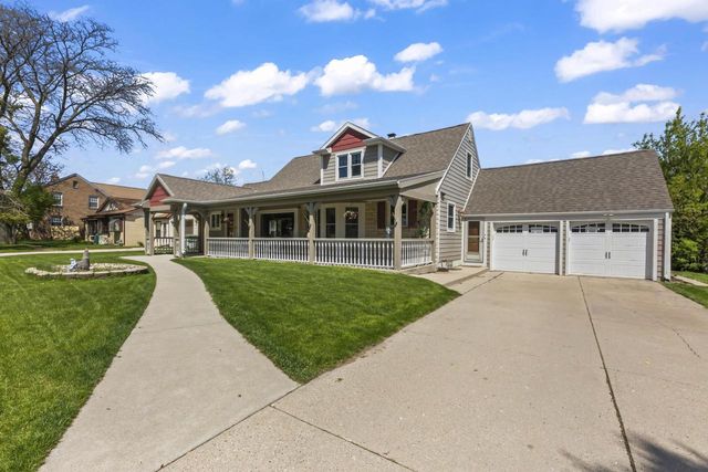 1524 Grange AVENUE, Milwaukee, WI 53221