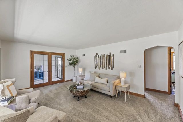 1524 Grange AVENUE, Milwaukee, WI 53221