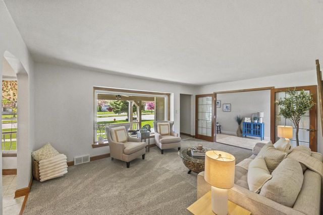 1524 Grange AVENUE, Milwaukee, WI 53221