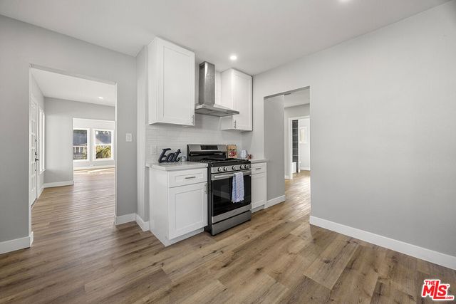 5465 S Victoria Avenue, Los Angeles, CA 90043