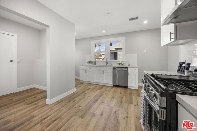 5465 S Victoria Avenue, Los Angeles, CA 90043