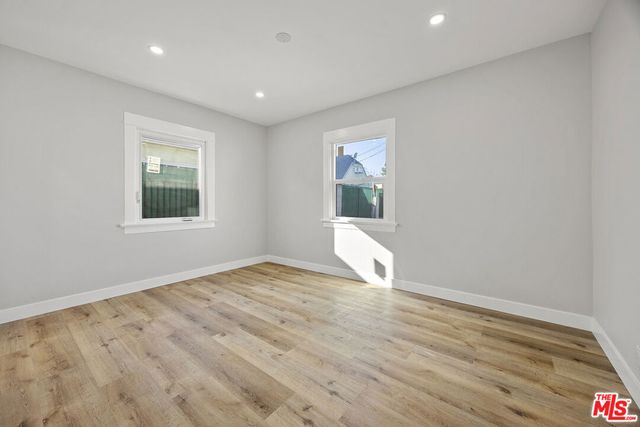 5465 S Victoria Avenue, Los Angeles, CA 90043