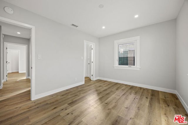 5465 S Victoria Avenue, Los Angeles, CA 90043