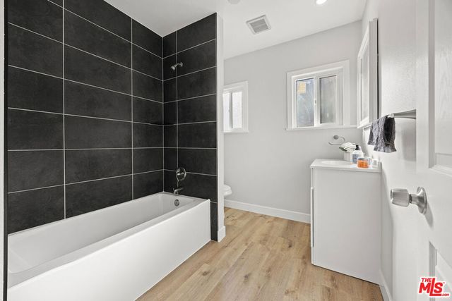 5465 S Victoria Avenue, Los Angeles, CA 90043