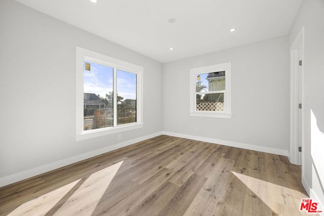 5465 S Victoria Avenue, Los Angeles, CA 90043