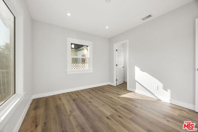 5465 S Victoria Avenue, Los Angeles, CA 90043