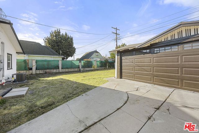5465 S Victoria Avenue, Los Angeles, CA 90043