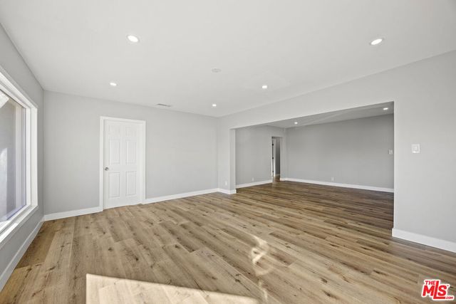 5465 S Victoria Avenue, Los Angeles, CA 90043