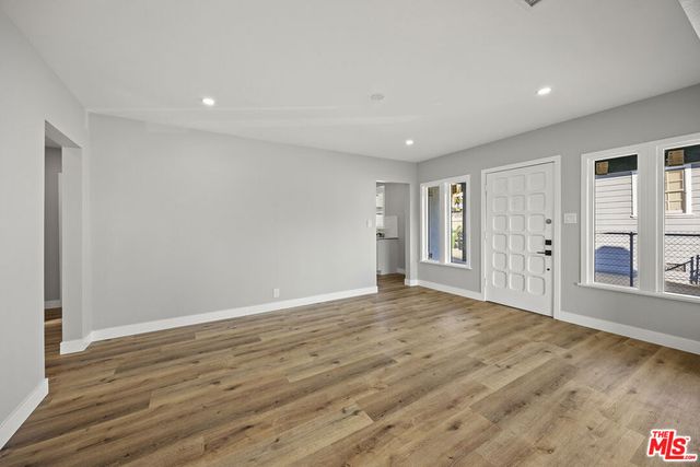 5465 S Victoria Avenue, Los Angeles, CA 90043