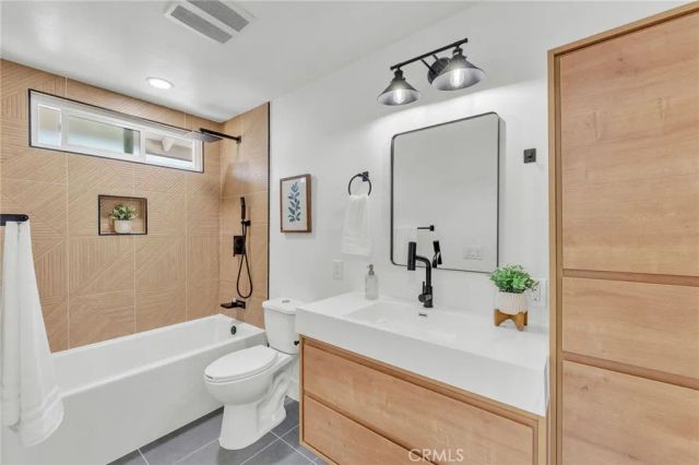 24911 Via Florecer, Mission Viejo, CA 92692