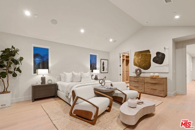 3364 Redwood Avenue, Los Angeles, CA 90066