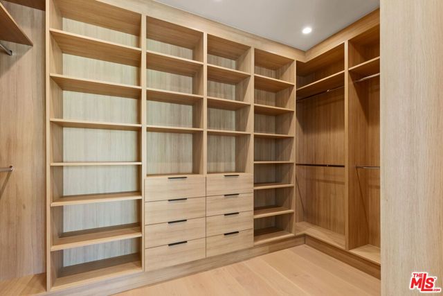 3364 Redwood Avenue, Los Angeles, CA 90066