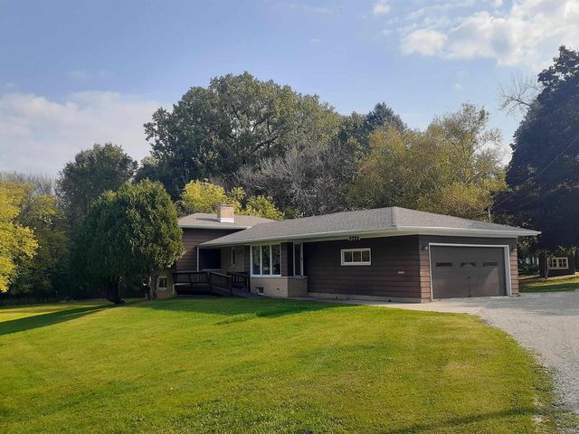 5730 N BALLARD ROAD, Appleton, WI 54913