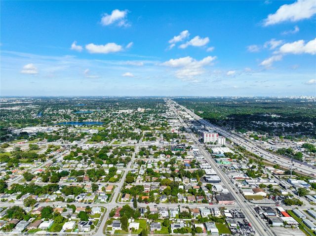 761 NW 74th St, Miami, FL 33150