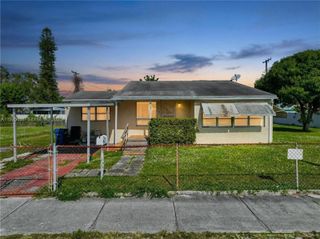 761 NW 74th St, Miami, FL 33150