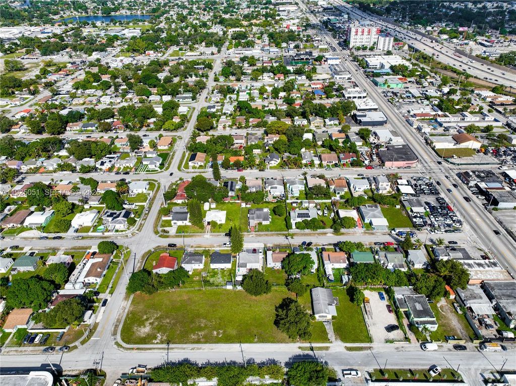 Image 13 of property listing at 761 NW 74th St, Miami, FL 33150