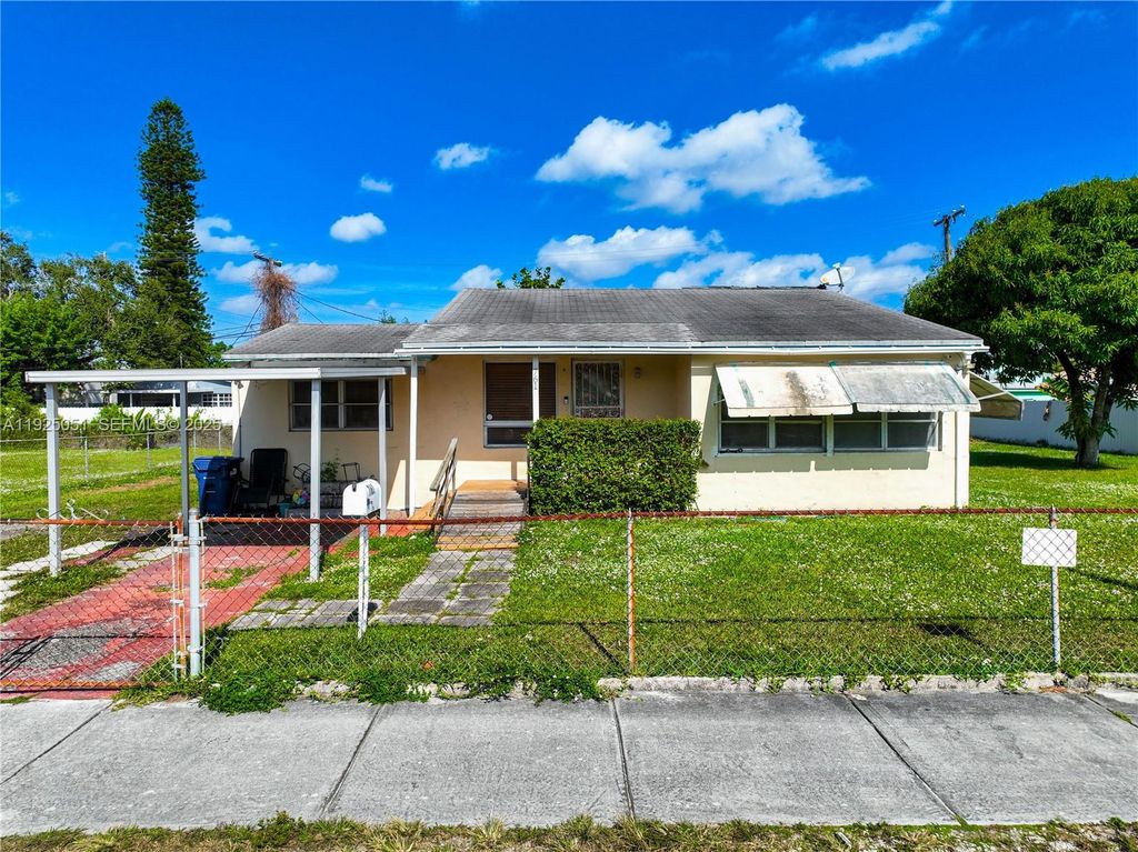 Image 2 of property listing at 761 NW 74th St, Miami, FL 33150