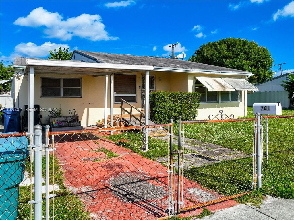 Image 3 of property listing at 761 NW 74th St, Miami, FL 33150