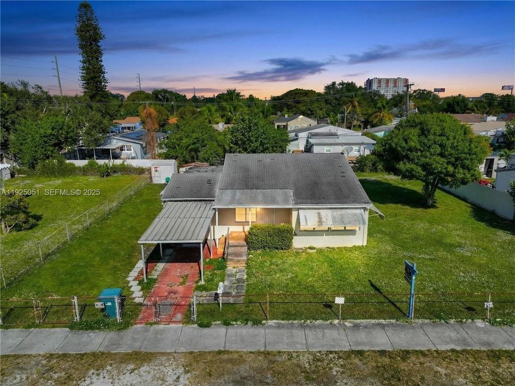 Image 4 of property listing at 761 NW 74th St, Miami, FL 33150