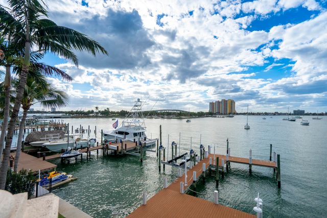 2775 Lake Drive, Singer Island, FL 33404