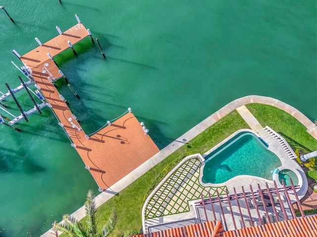 2775 Lake Drive, Singer Island, FL 33404