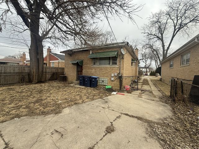 1926 S 24th Avenue, Maywood, IL 60153