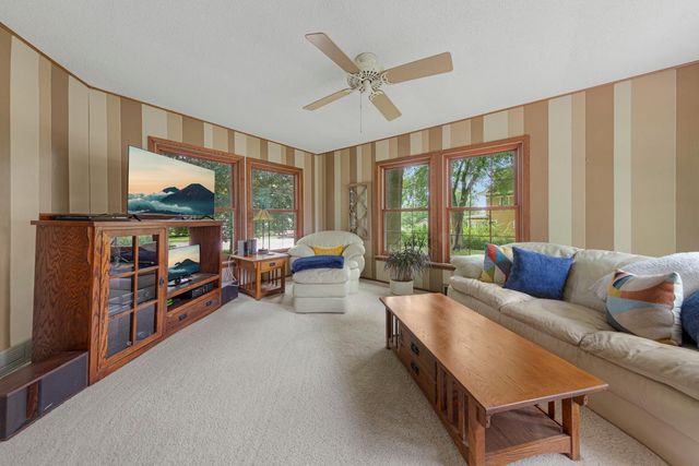 640 4th Avenue SW, Faribault, MN 55021